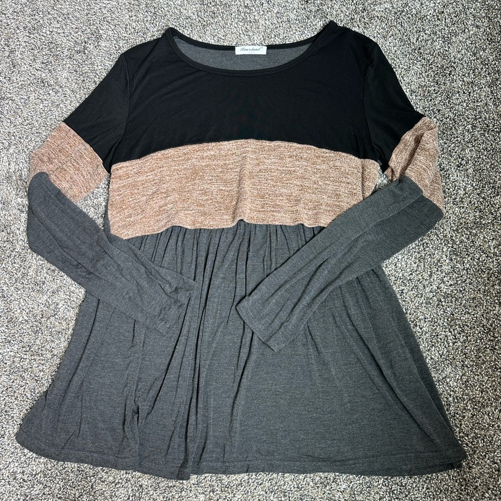 MATERNITY/NURSING long sleeved top